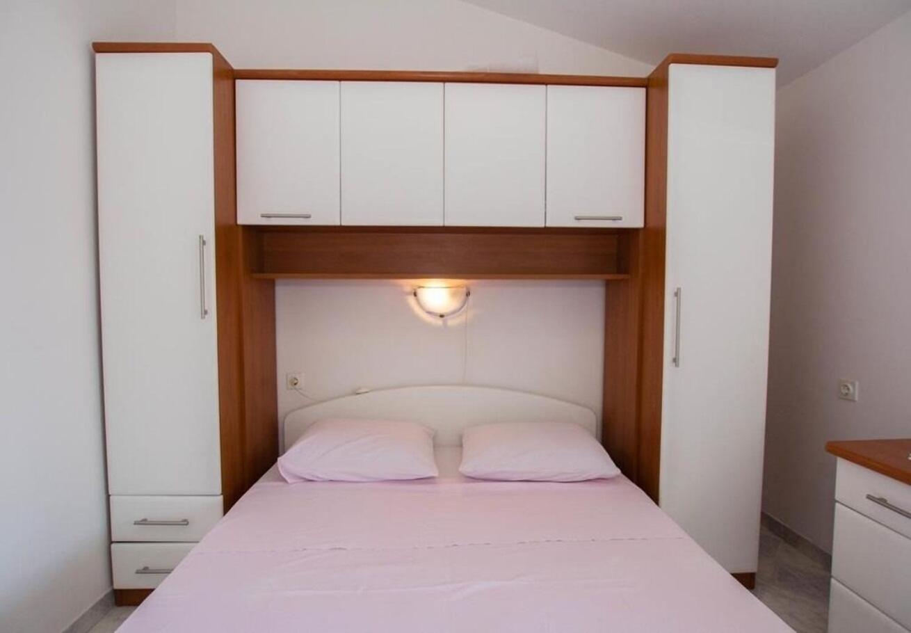 Sućuraj Apartments Juri מראה חיצוני תמונה