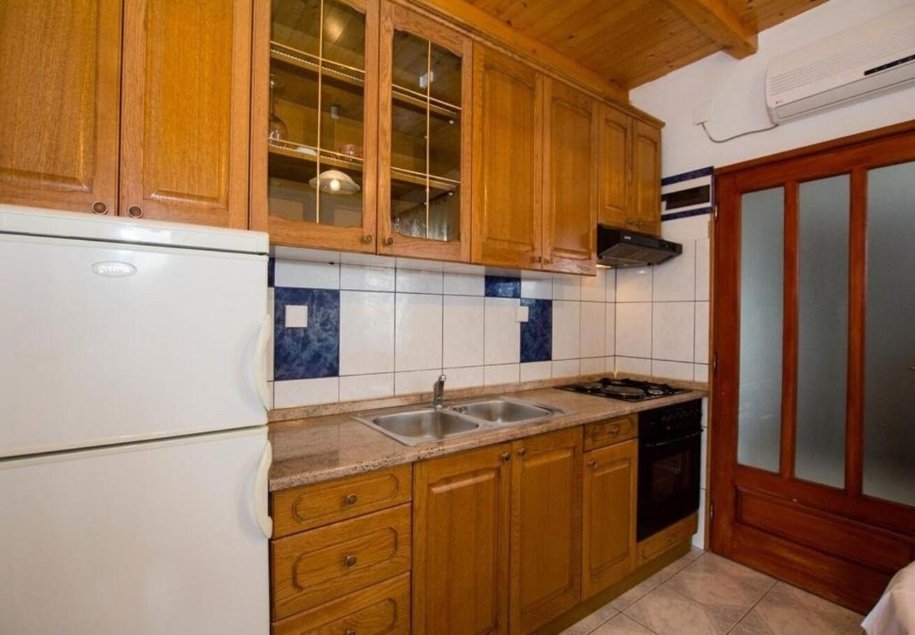 Sućuraj Apartments Juri מראה חיצוני תמונה