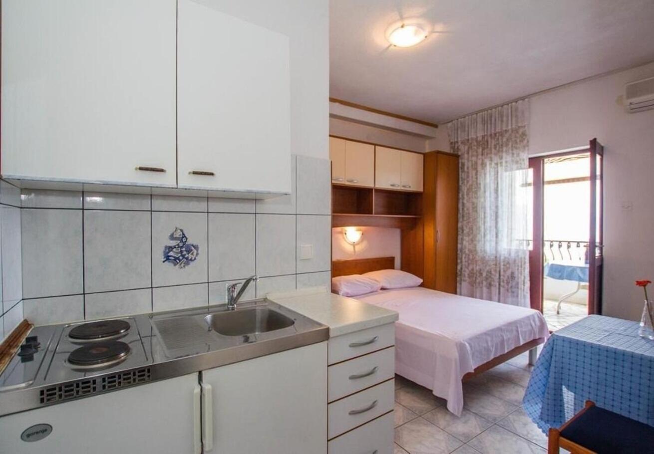 Sućuraj Apartments Juri מראה חיצוני תמונה