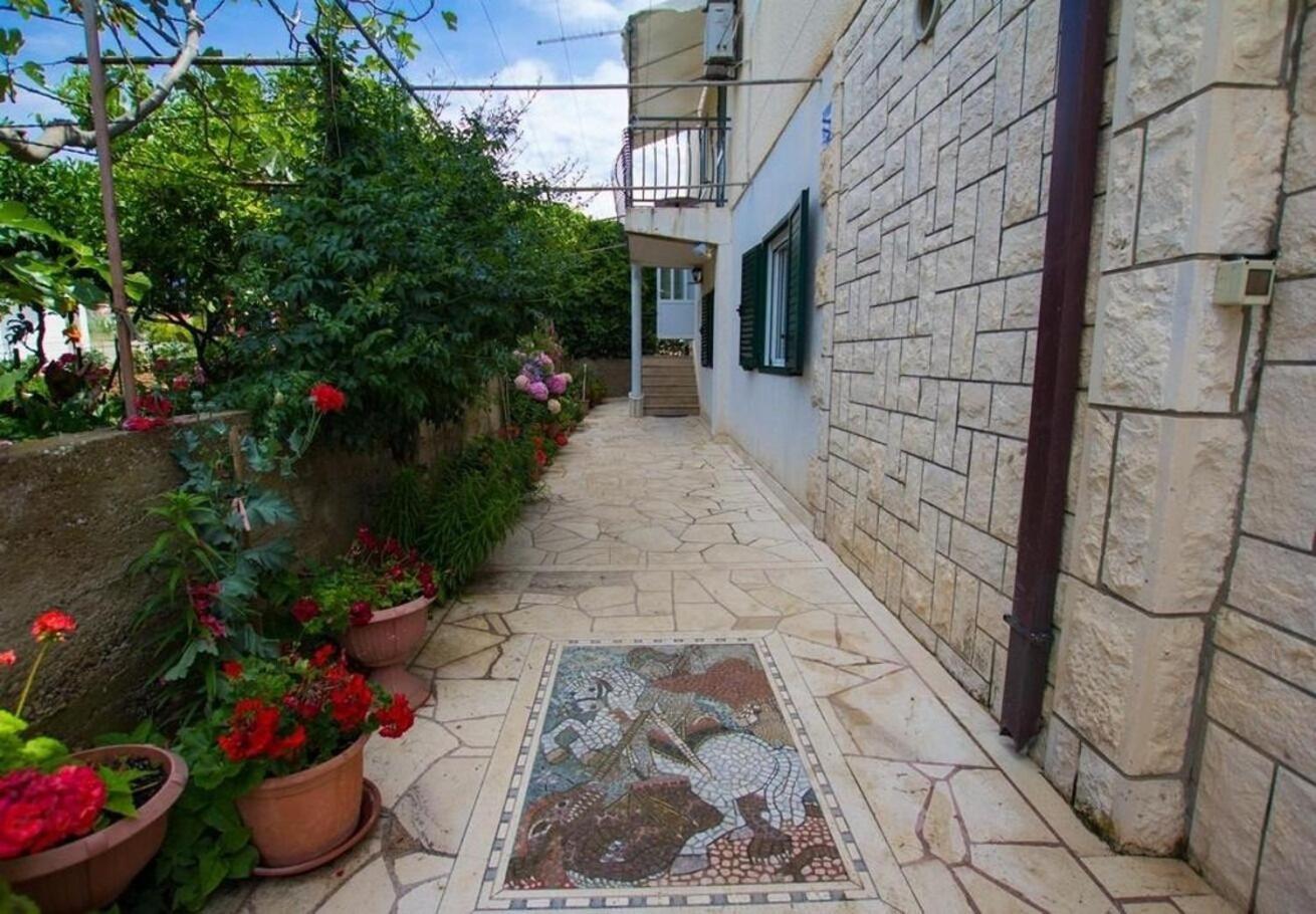 Sućuraj Apartments Juri מראה חיצוני תמונה
