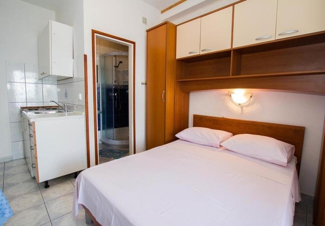 Sućuraj Apartments Juri מראה חיצוני תמונה