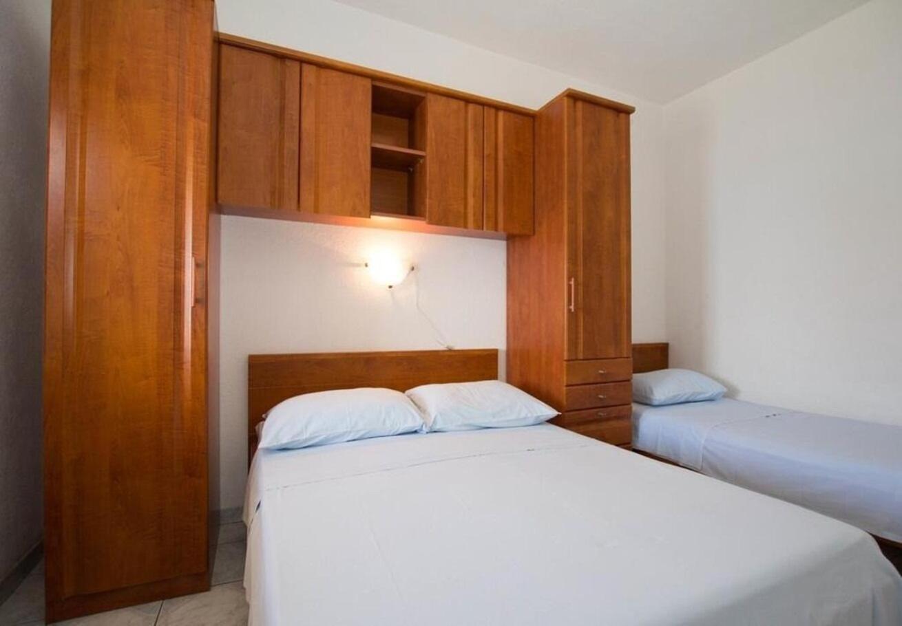 Sućuraj Apartments Juri מראה חיצוני תמונה